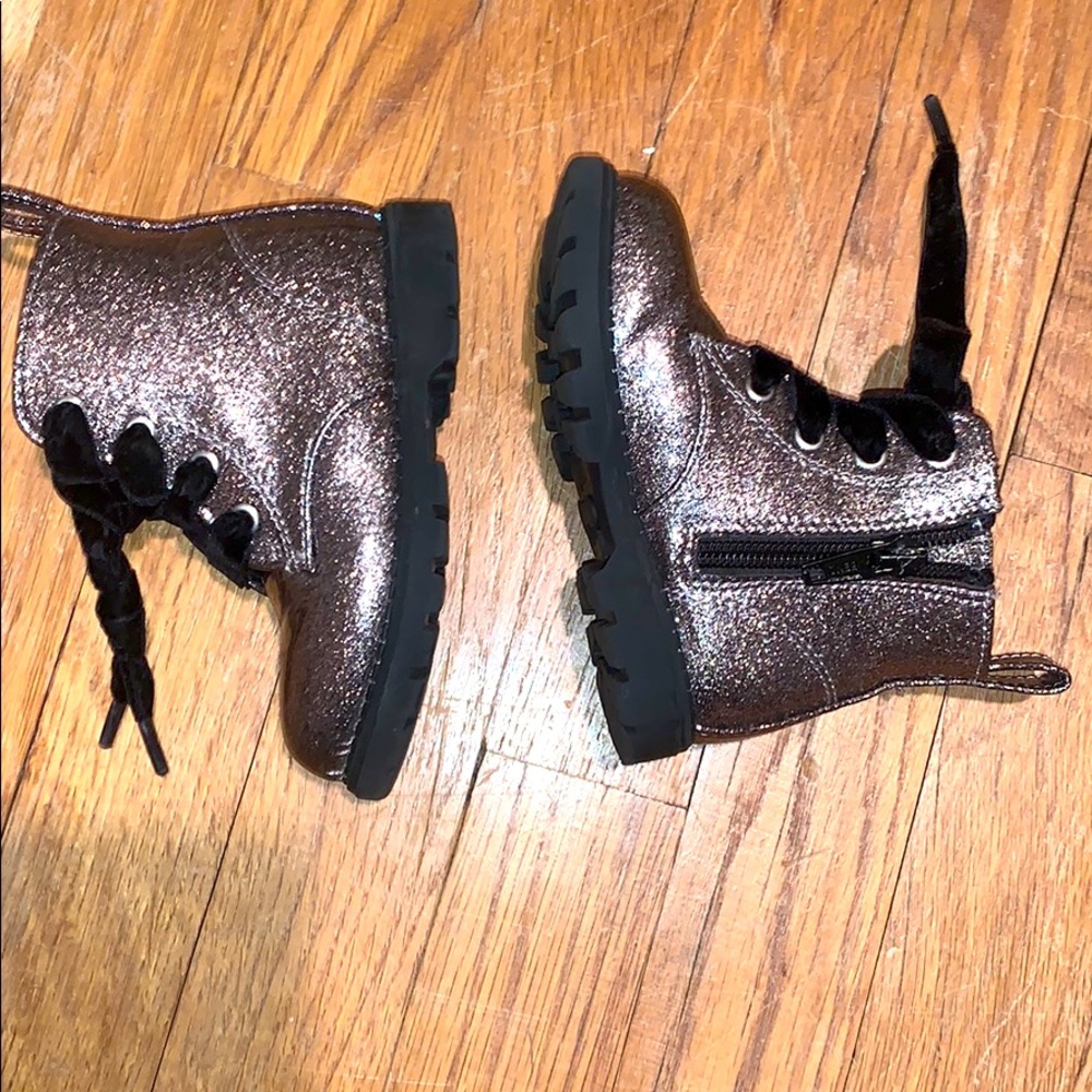 Excellent like new patent leather sparkle boots